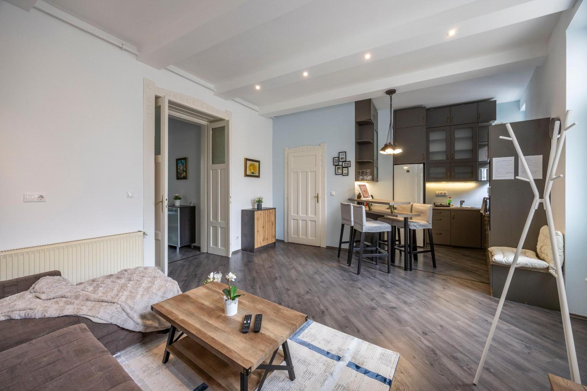 Explore Budapest From A Central Cozy Home & Sweet Retreat エクステリア 写真